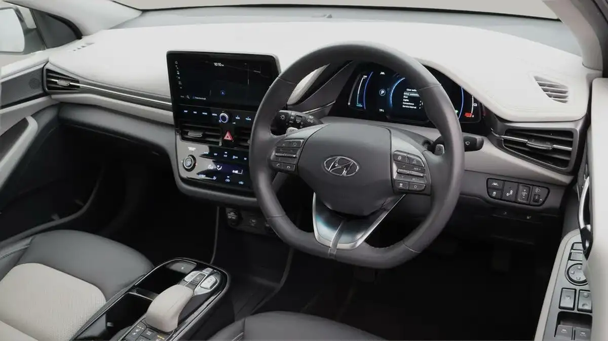2022-hyundai-ioniq-e-premium-se-electric-big-9