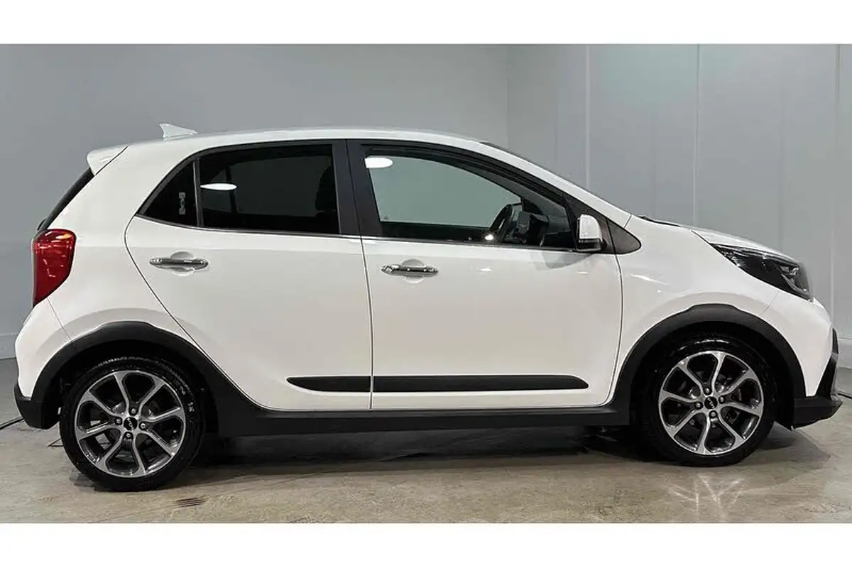 2022-kia-picanto-10-x-line-s-big-4