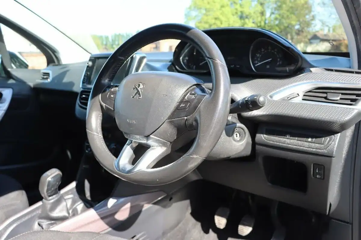 2016-peugeot-2008-crossover-12-puretech-active-big-13