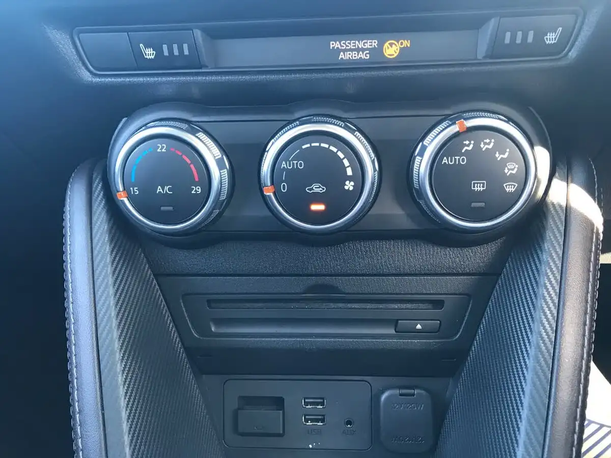 2018-mazda-mazda2-15-gt-big-18