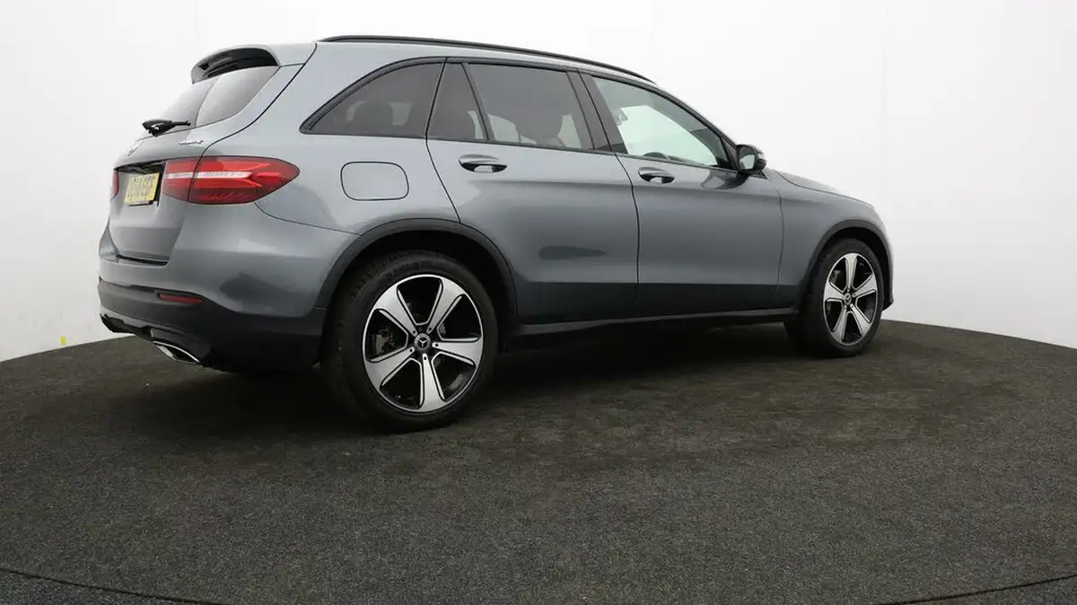 2018-mercedes-benz-glc-class-21d-glc220d-urban-edition-big-33