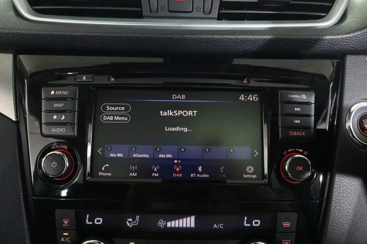 2020-nissan-qashqai-big-35