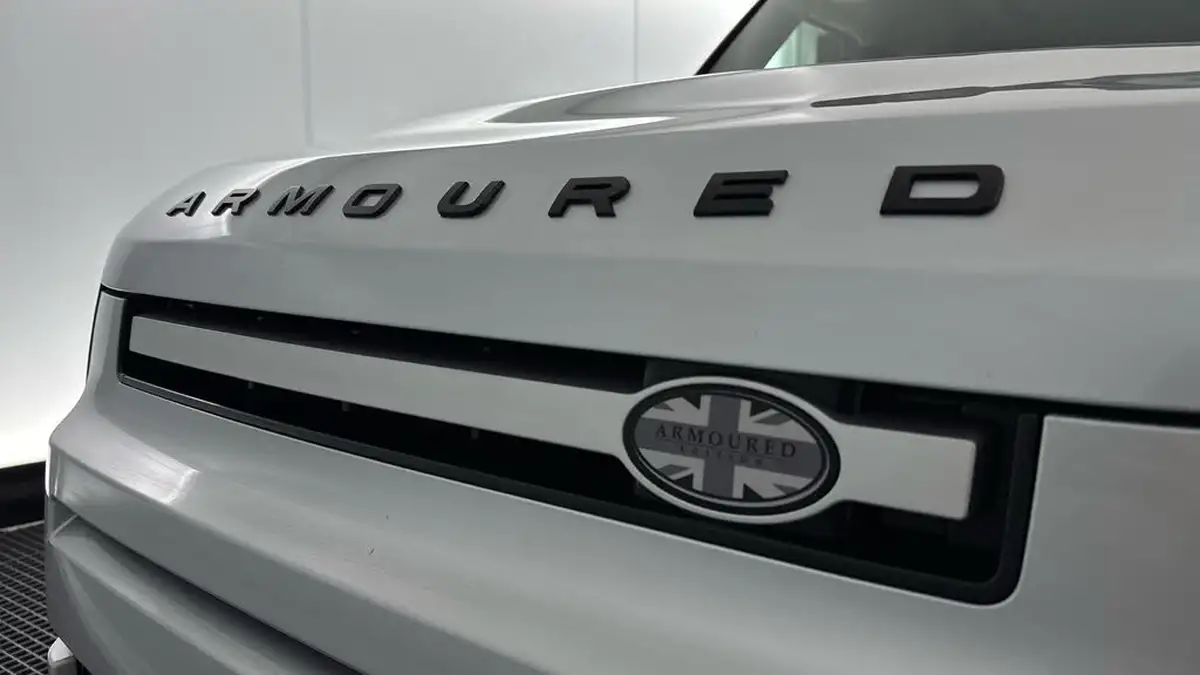 2020-land-rover-110-defender-20-d240-s-110-big-30