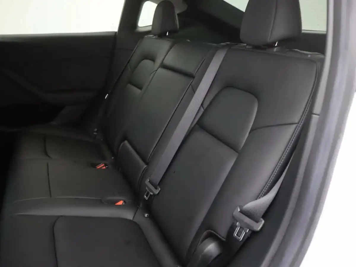 2022-tesla-model-y-e-rwd-big-18