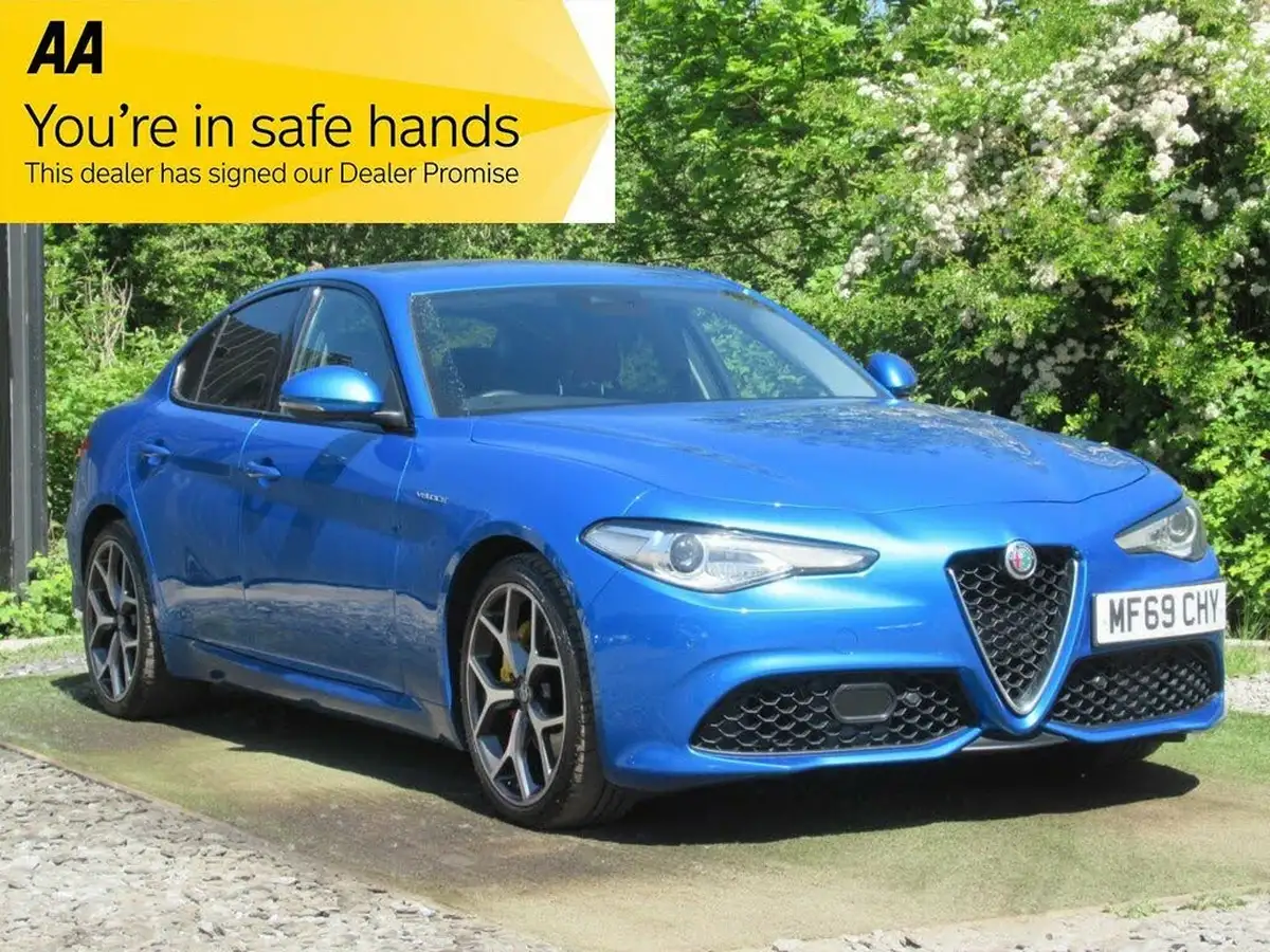 2019-alfa-romeo-giulia-20-veloce-big-0