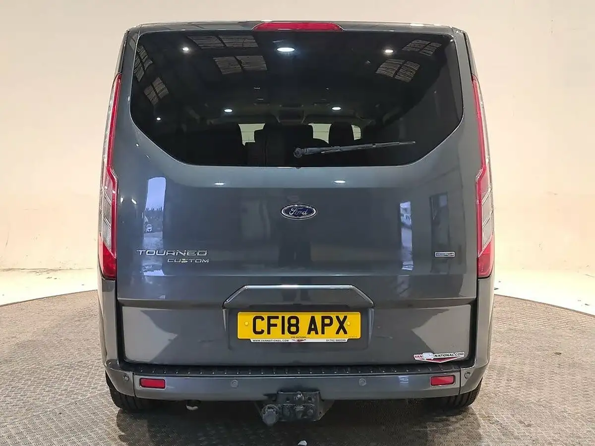 2018-ford-tourneo-custom-20tdci-310-l2-titanium-130ps-big-31