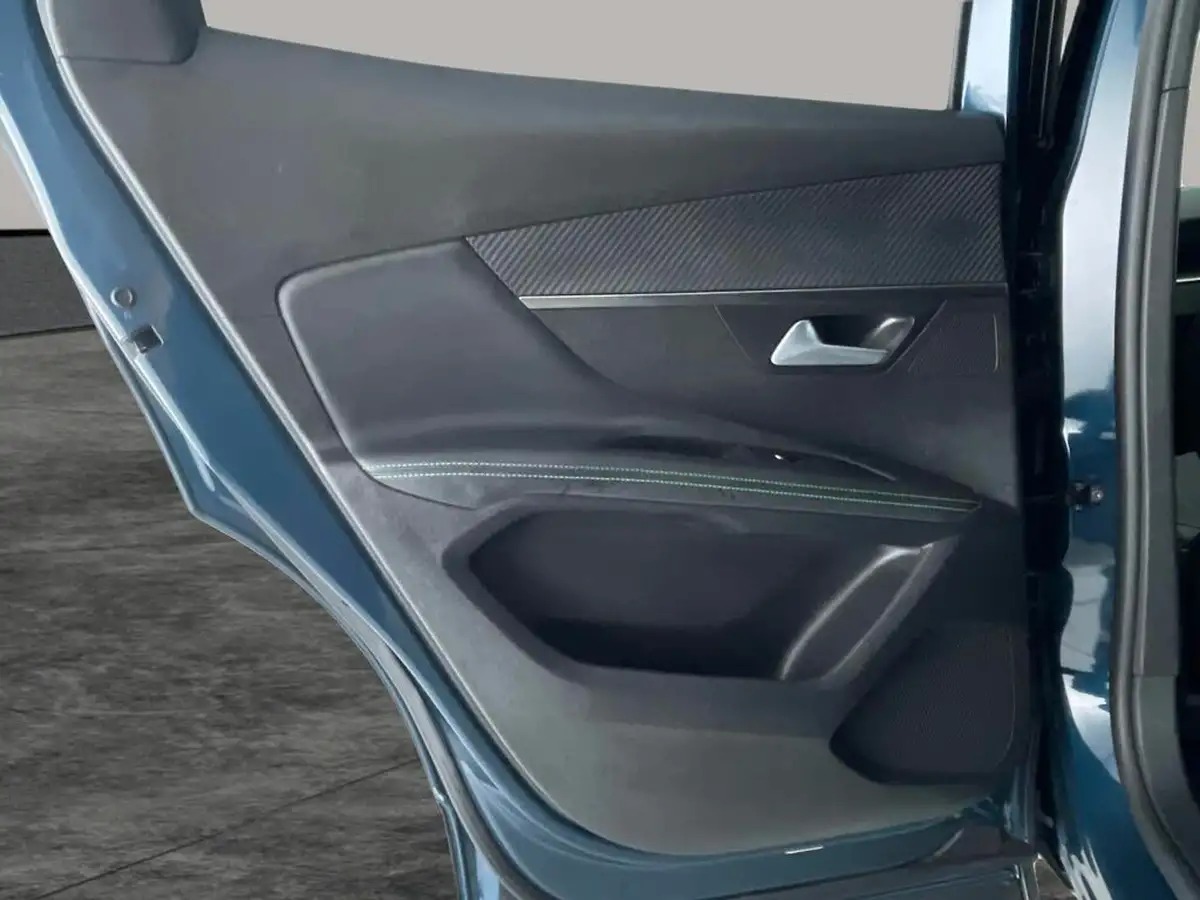 2021-peugeot-3008-suv-big-40