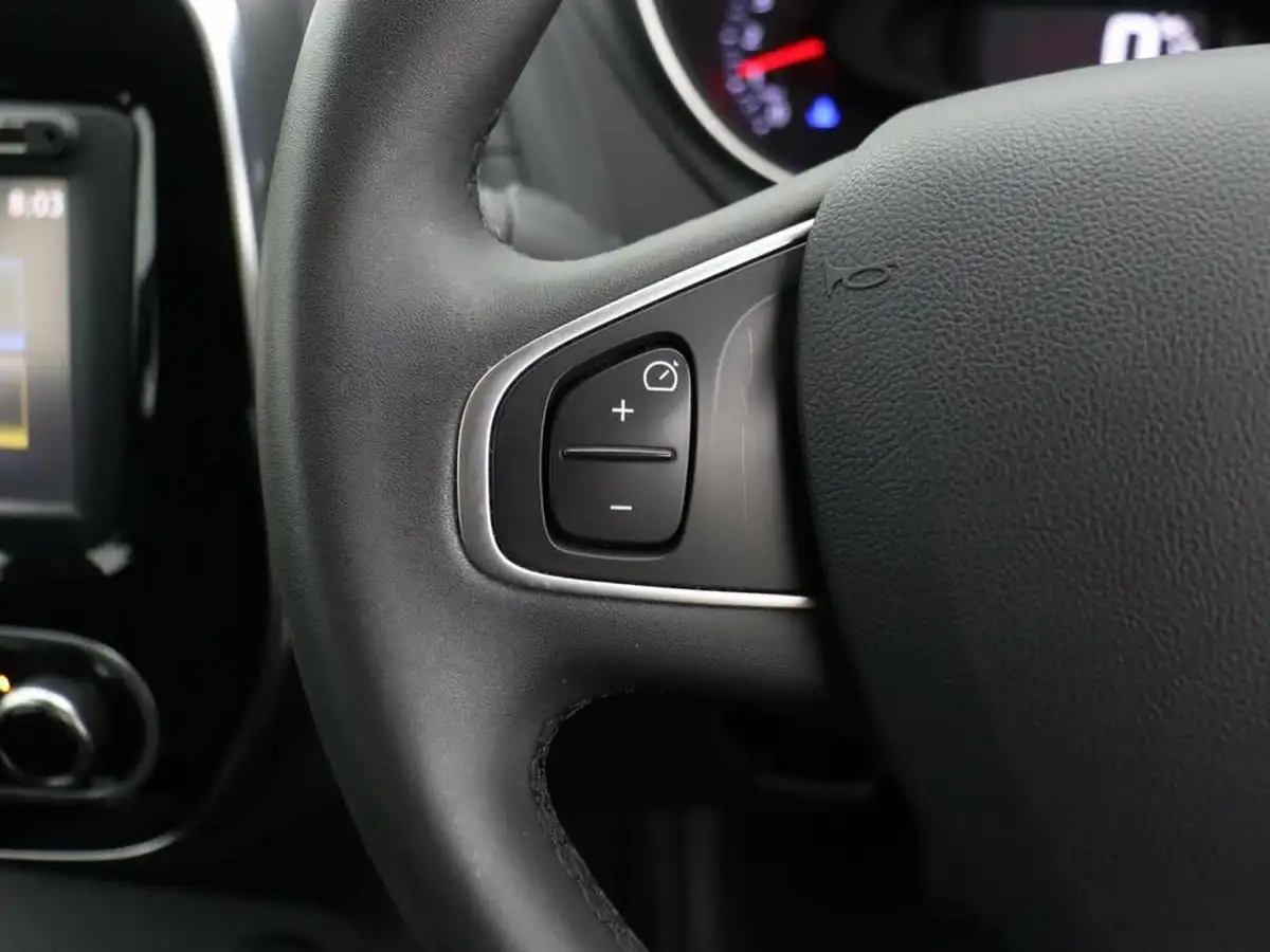 2017-renault-captur-12-tce-dynamique-nav-energy-ss-edc-auto-big-26