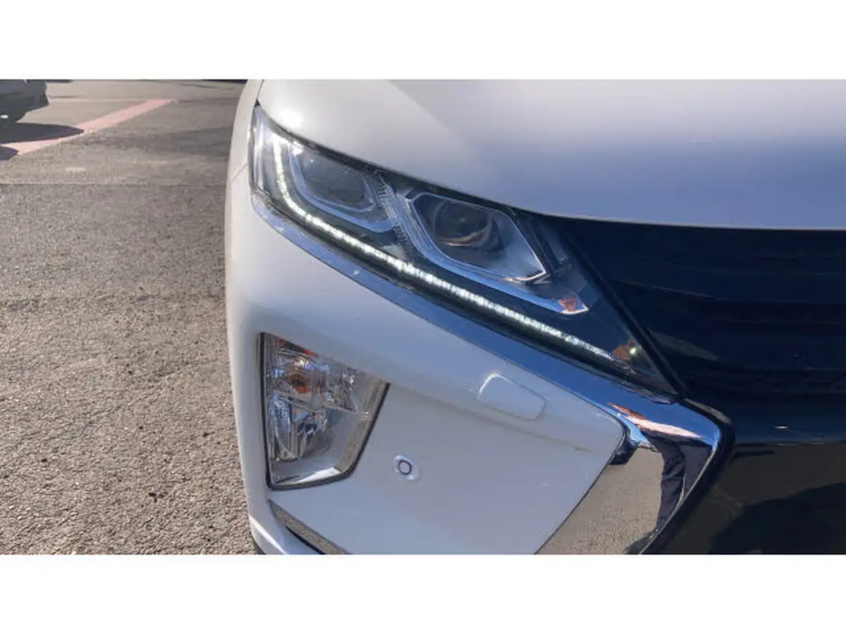 2020-mitsubishi-eclipse-cross-15-black-big-23