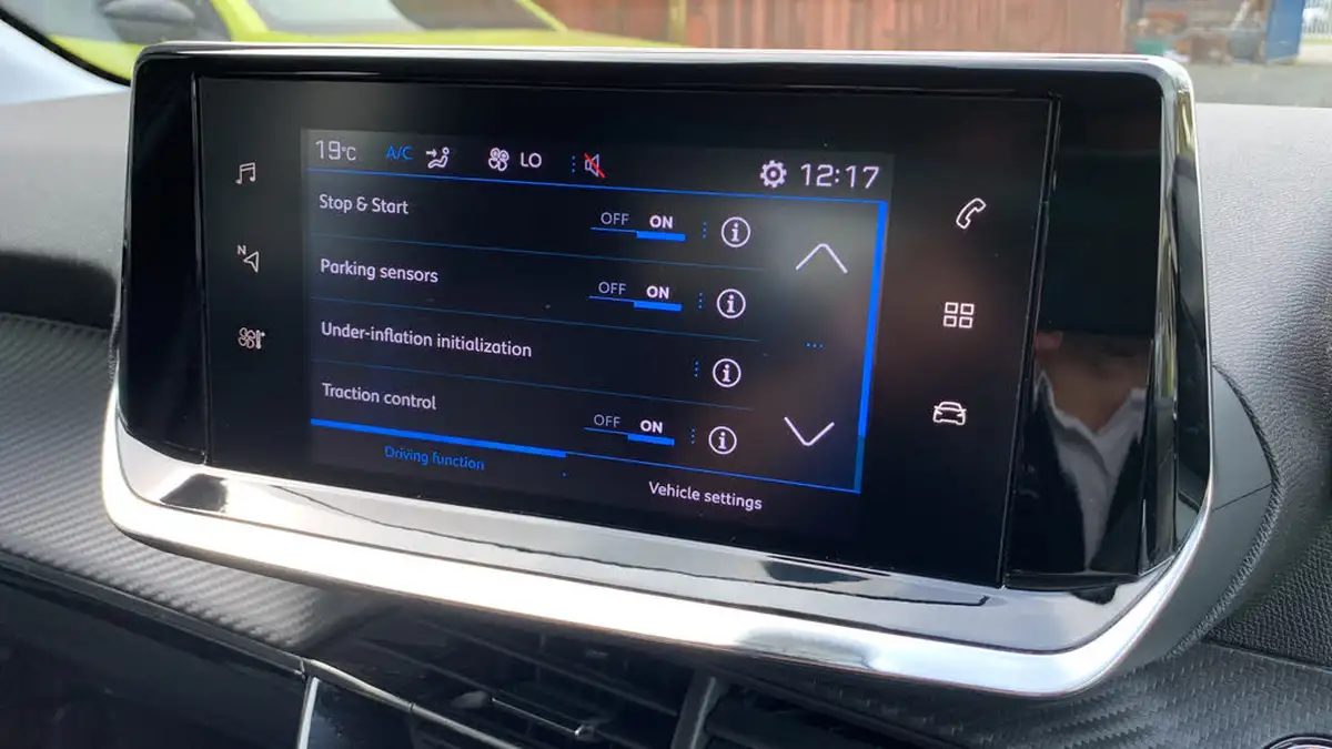 2021-peugeot-208-12-puretech-allure-100bhp-big-30