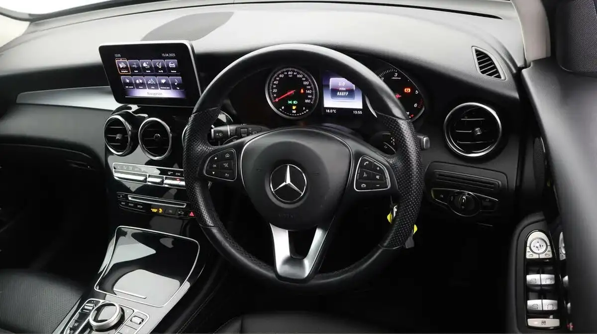 2018-mercedes-benz-glc-class-21d-glc220d-urban-edition-big-9