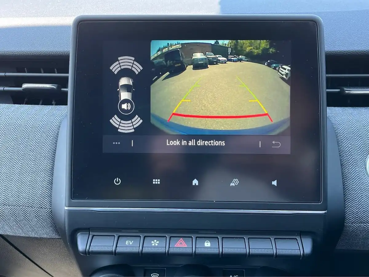 2024-renault-clio-16-techno-big-19