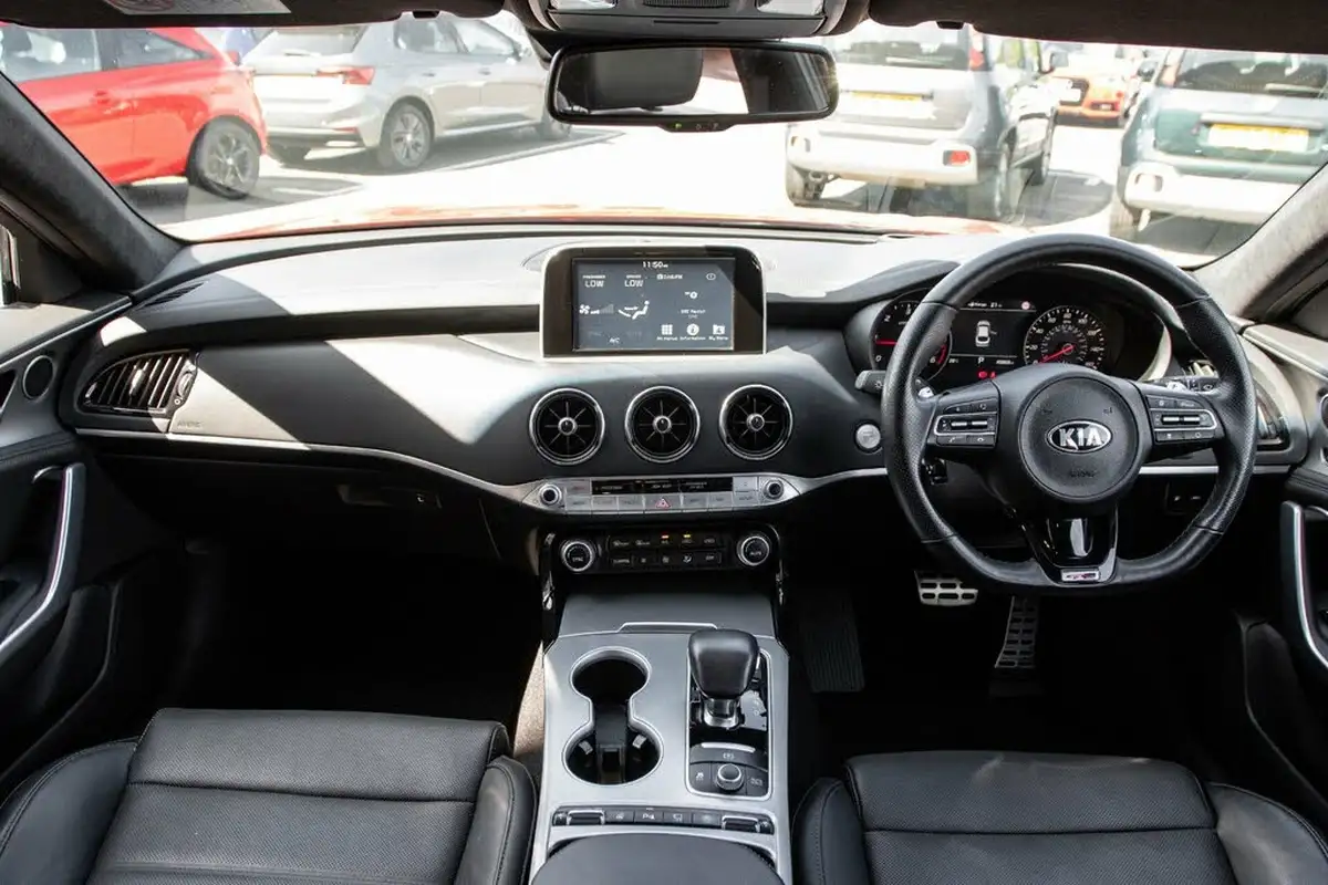 2018-kia-stinger-22-crdi-gt-line-big-3