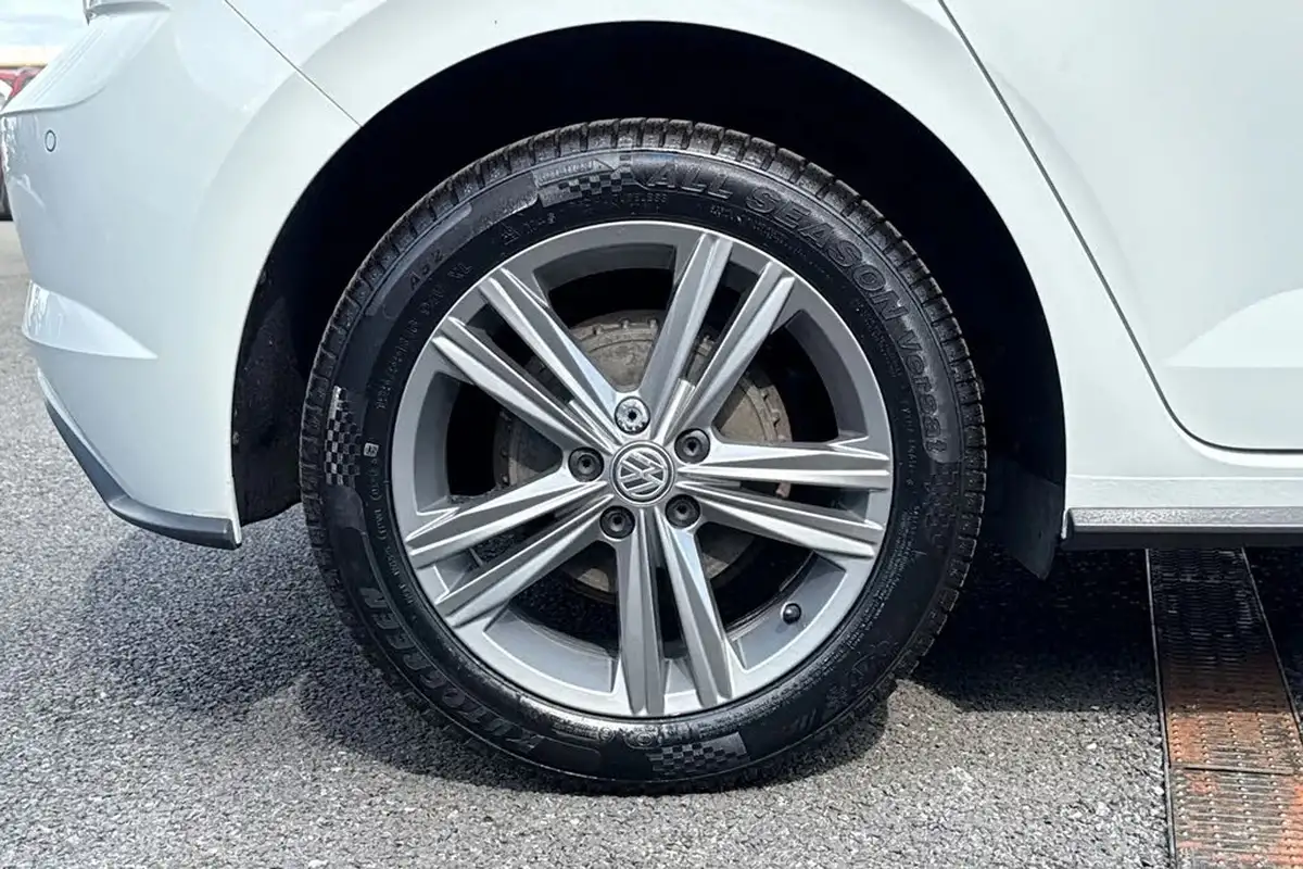 2018-volkswagen-polo-10-tsi-r-line-95ps-5d-big-10