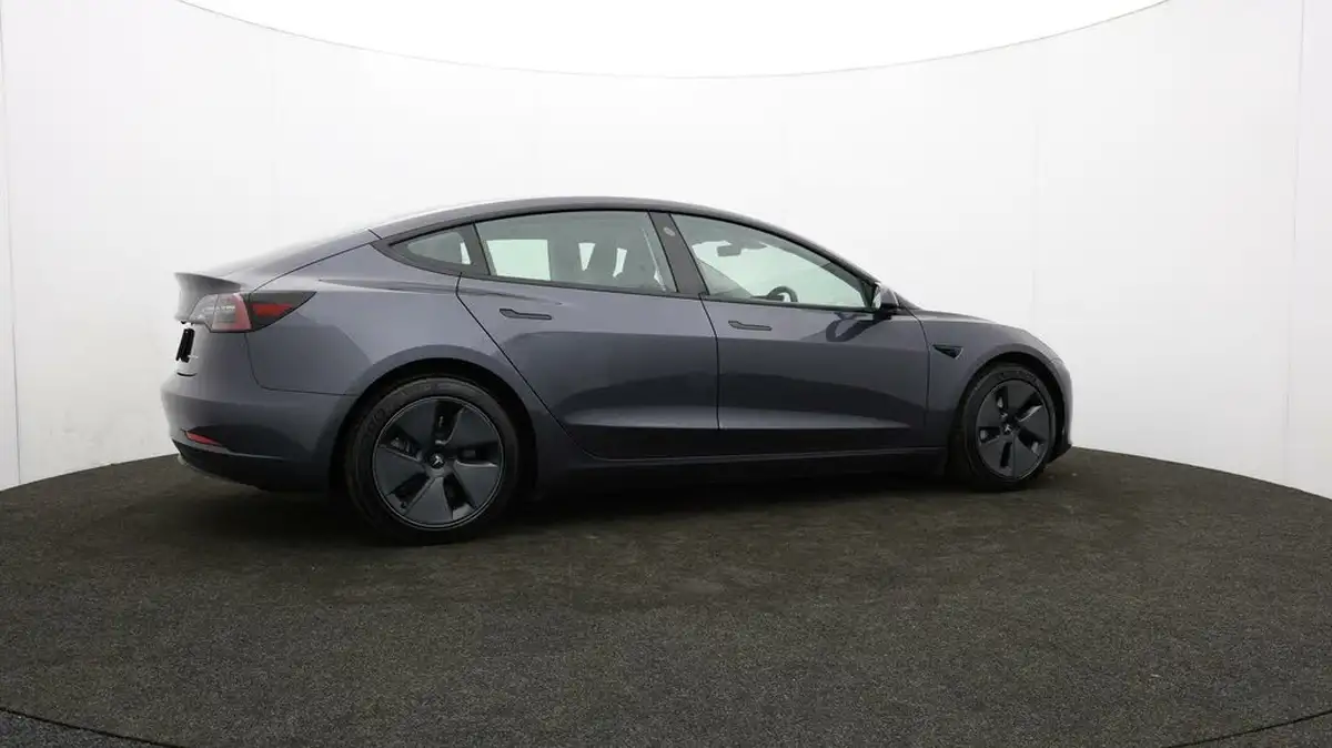 2021-tesla-model-3-e-long-range-awd-big-37