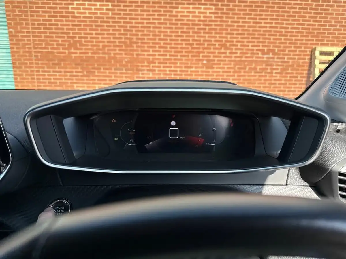2021-peugeot-208-12-puretech-allure-premium-100bhp-eat8-big-13