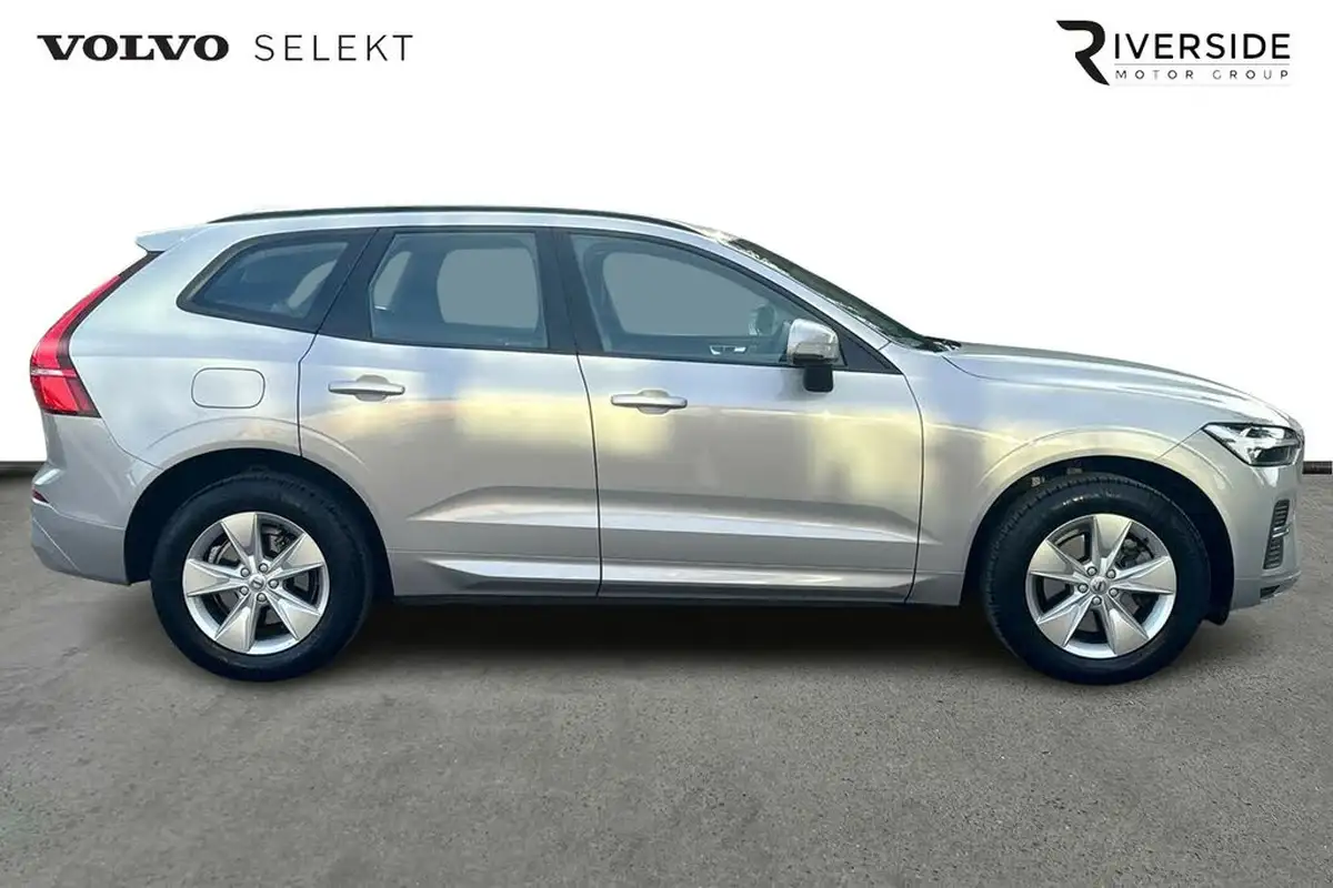 2021-volvo-xc60-20td-b4-momentum-awd-big-3