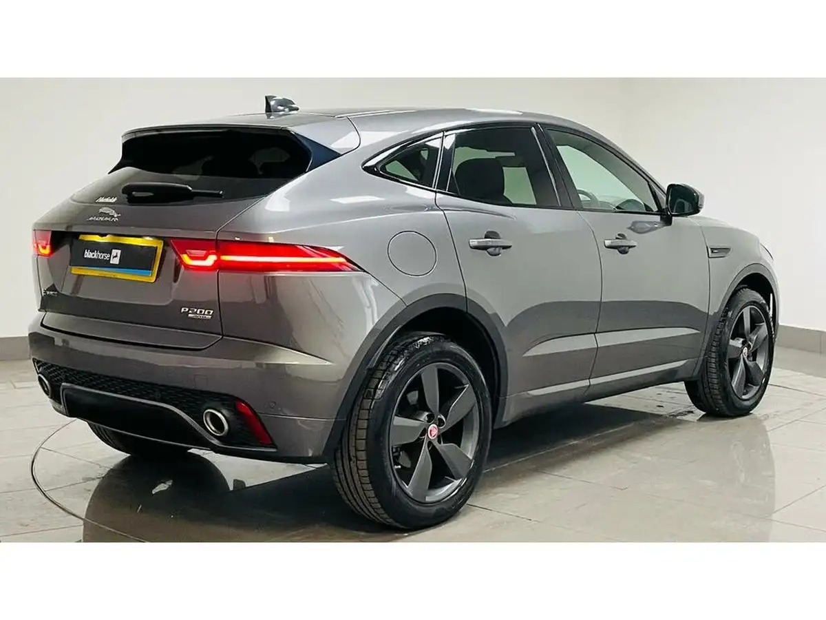 2020-jaguar-e-pace-20-i4-chequered-flag-200ps-big-7