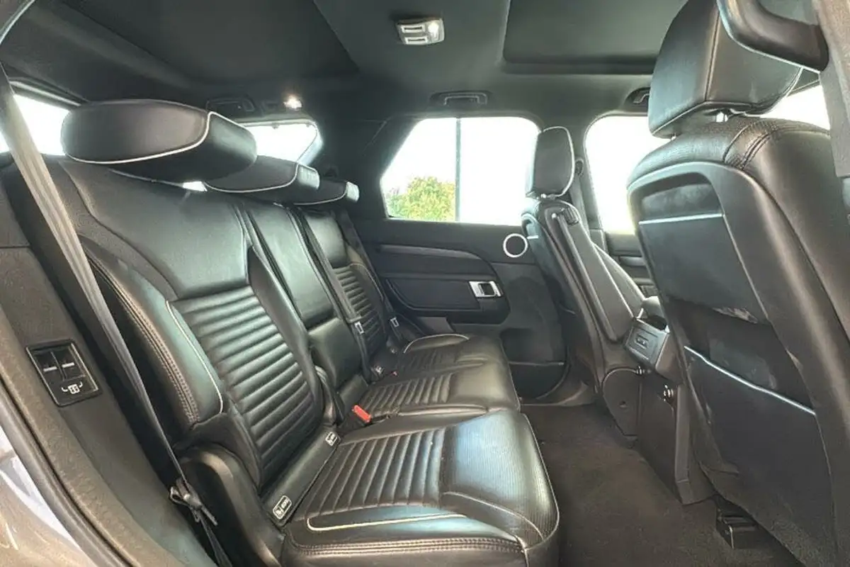 2019-land-rover-discovery-30-sd6-hse-big-15
