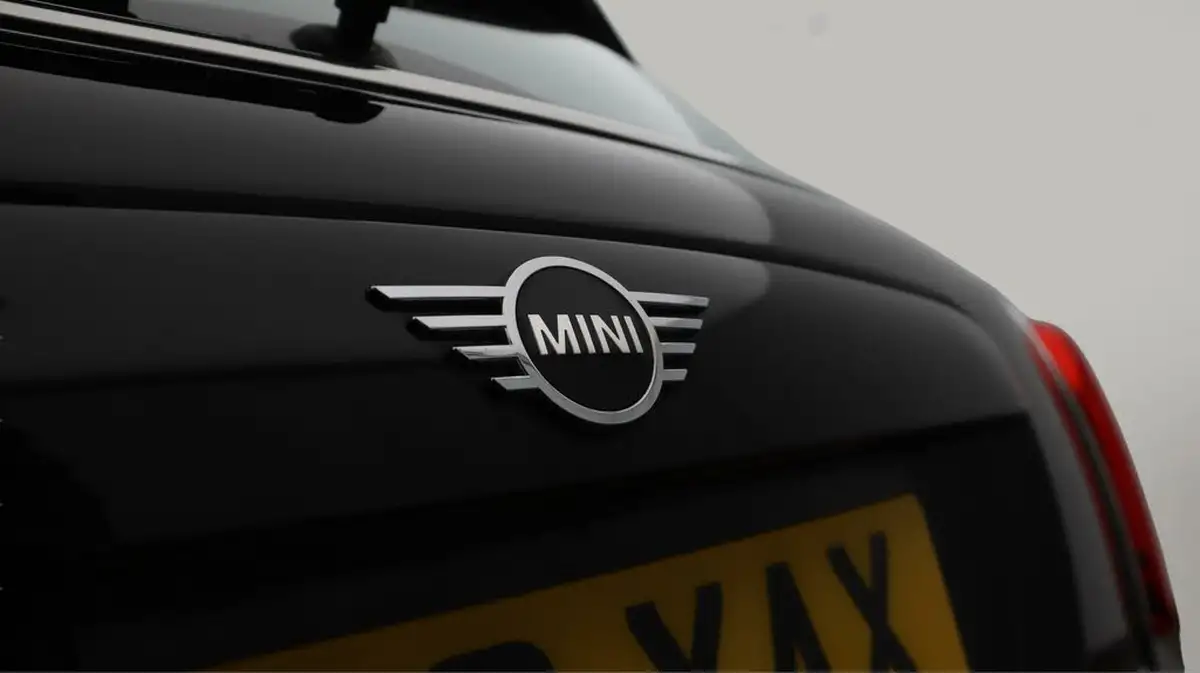 2020-mini-countryman-15-cooper-classic-auto-big-21
