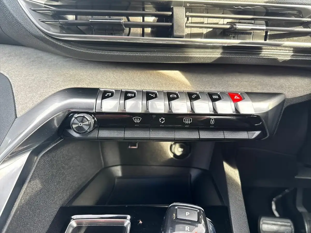 2021-peugeot-5008-suv-16-puretech-gt-big-23