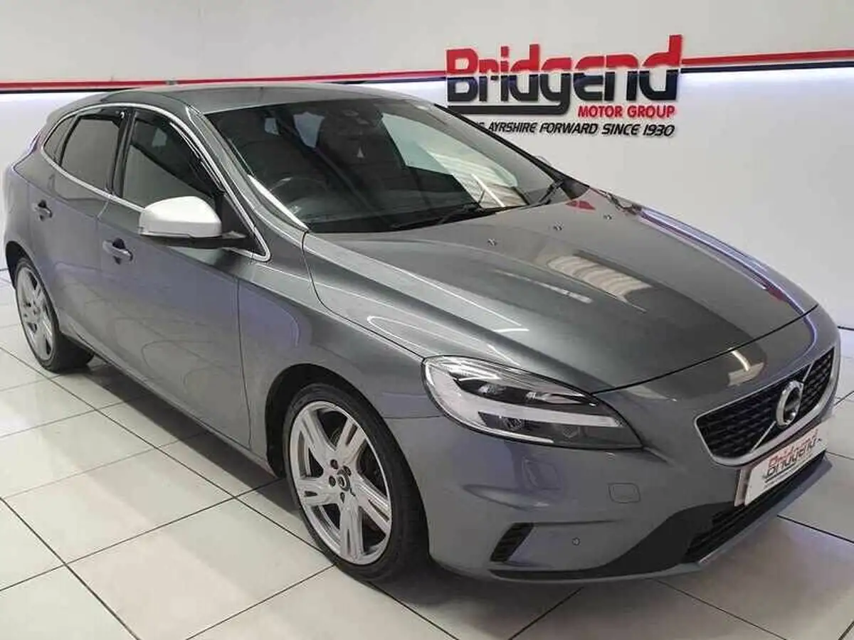 2019-volvo-v40-20td-d2-r-design-geartronic-big-0