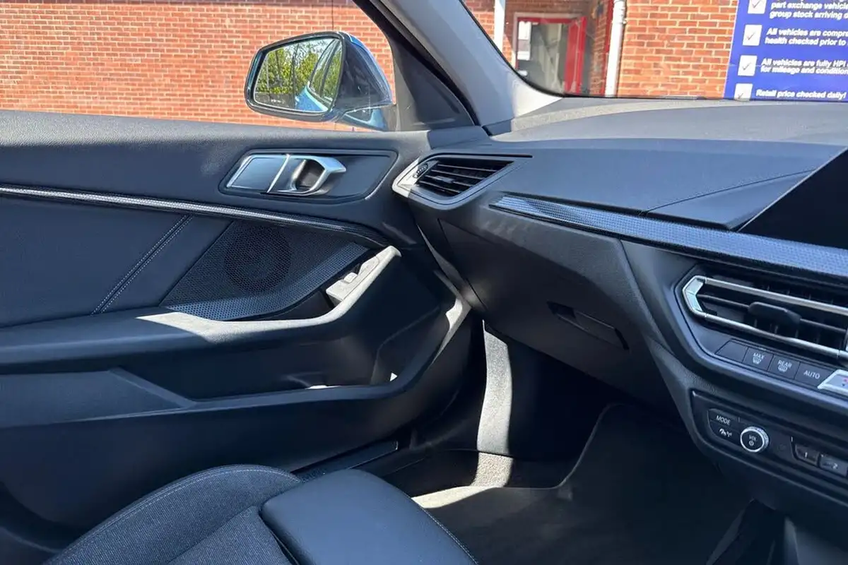 2020-bmw-1-series-15-118i-sport-134bhp-big-37