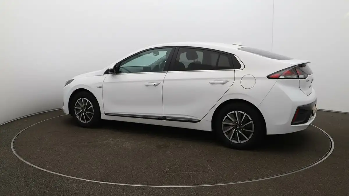 2021-hyundai-ioniq-e-premium-se-electric-100kw-big-39