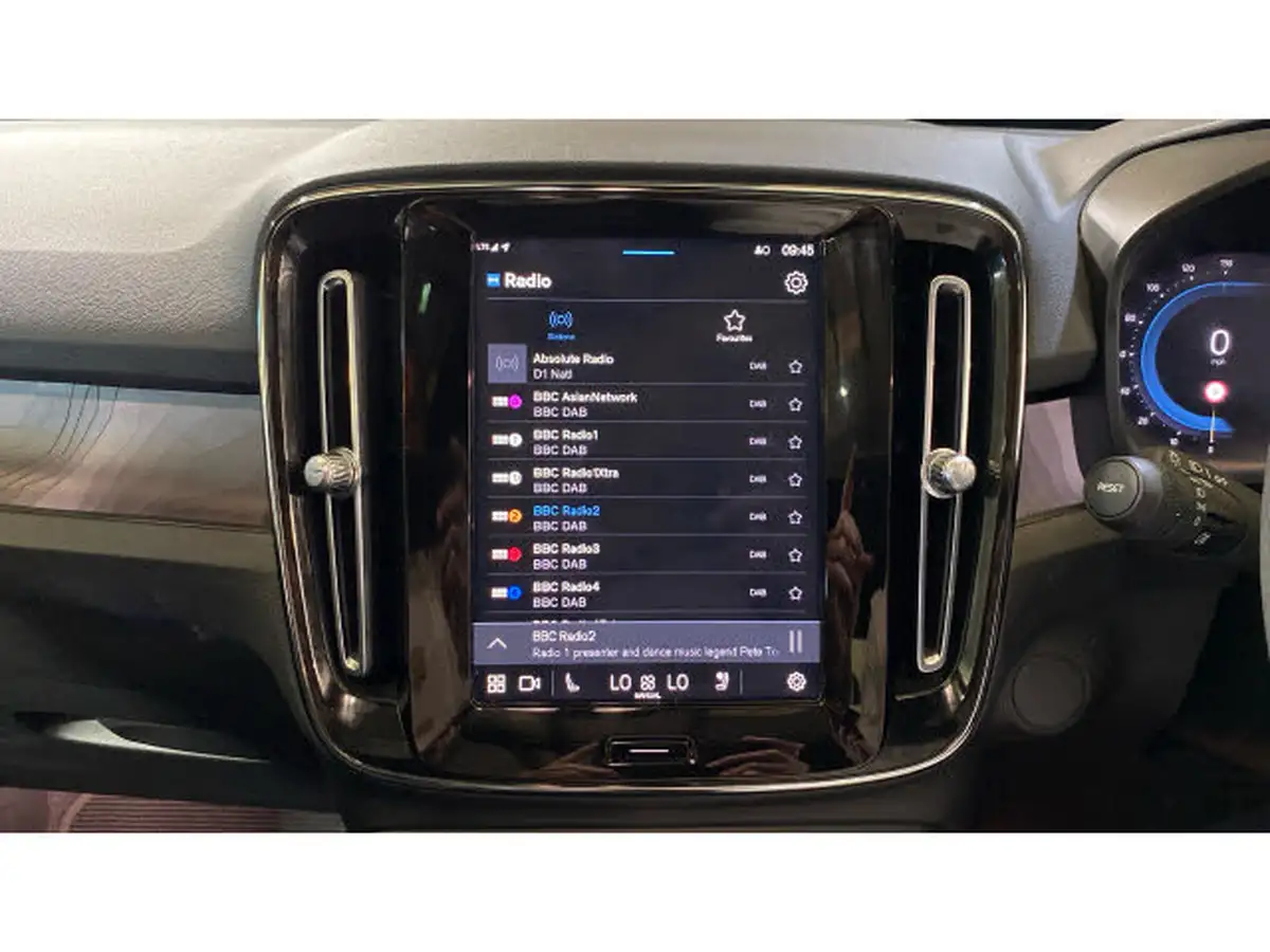 2022-volvo-c40-e-twin-recharge-pro-big-29