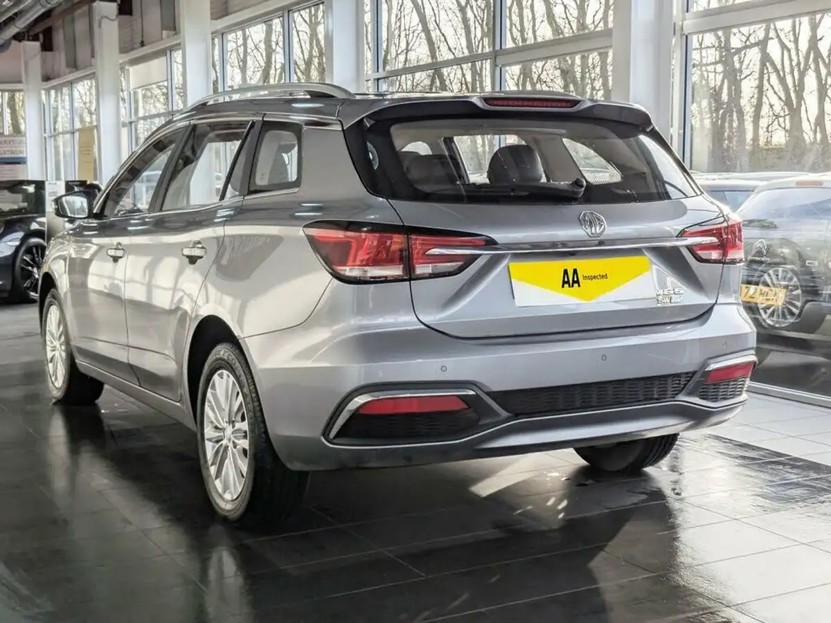 2021-mg-mg5-e-exclusive-ev-big-8