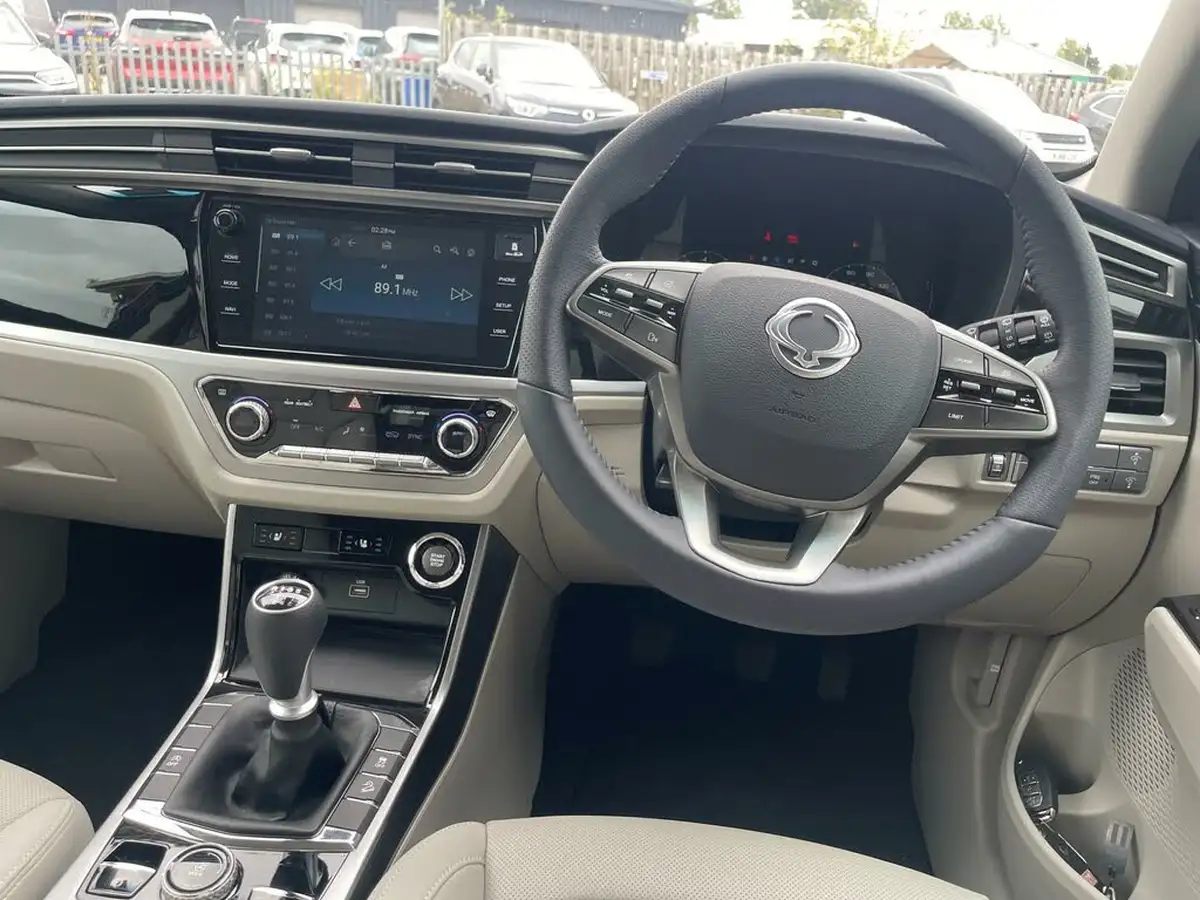 2024-kgm-ssangyong-korando-15-k40-big-36