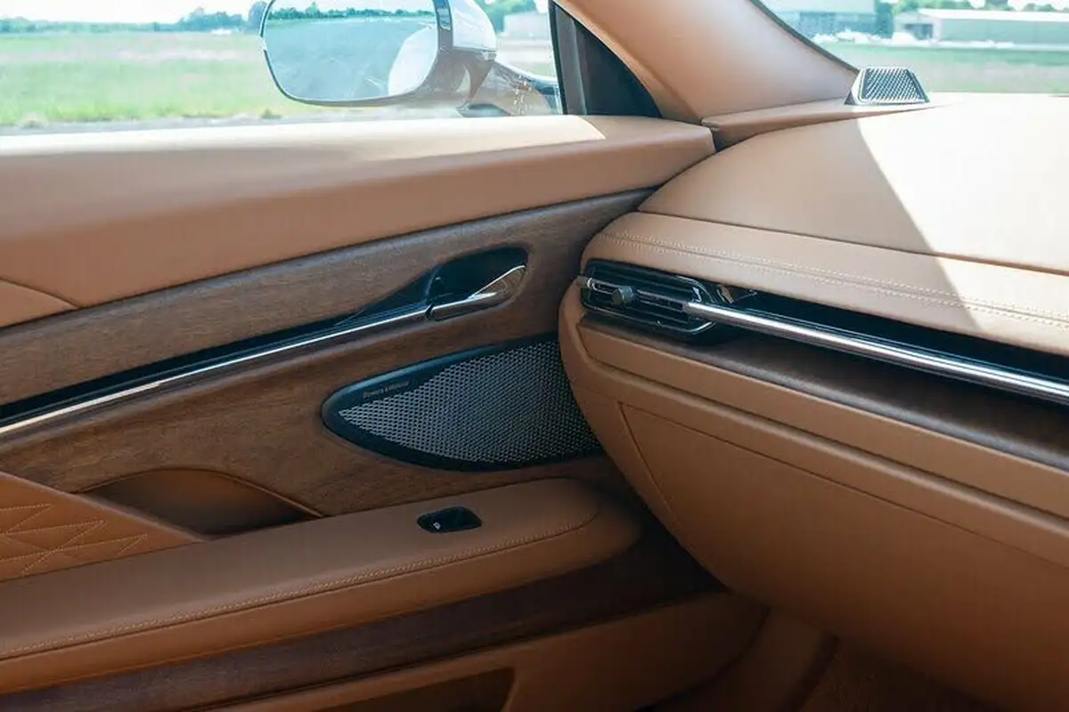 2024-aston-martin-db12-40-v8-auto-euro-6-ss-2dr-big-36