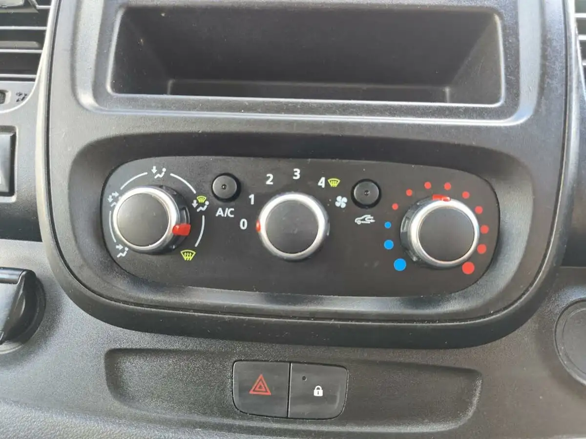 2021-renault-trafic-20dci-ll30-energy-120-business-panel-big-30