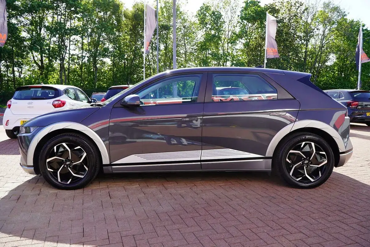 2023-hyundai-ioniq-5-e-premium-170ps-58kwh-rwd-big-8