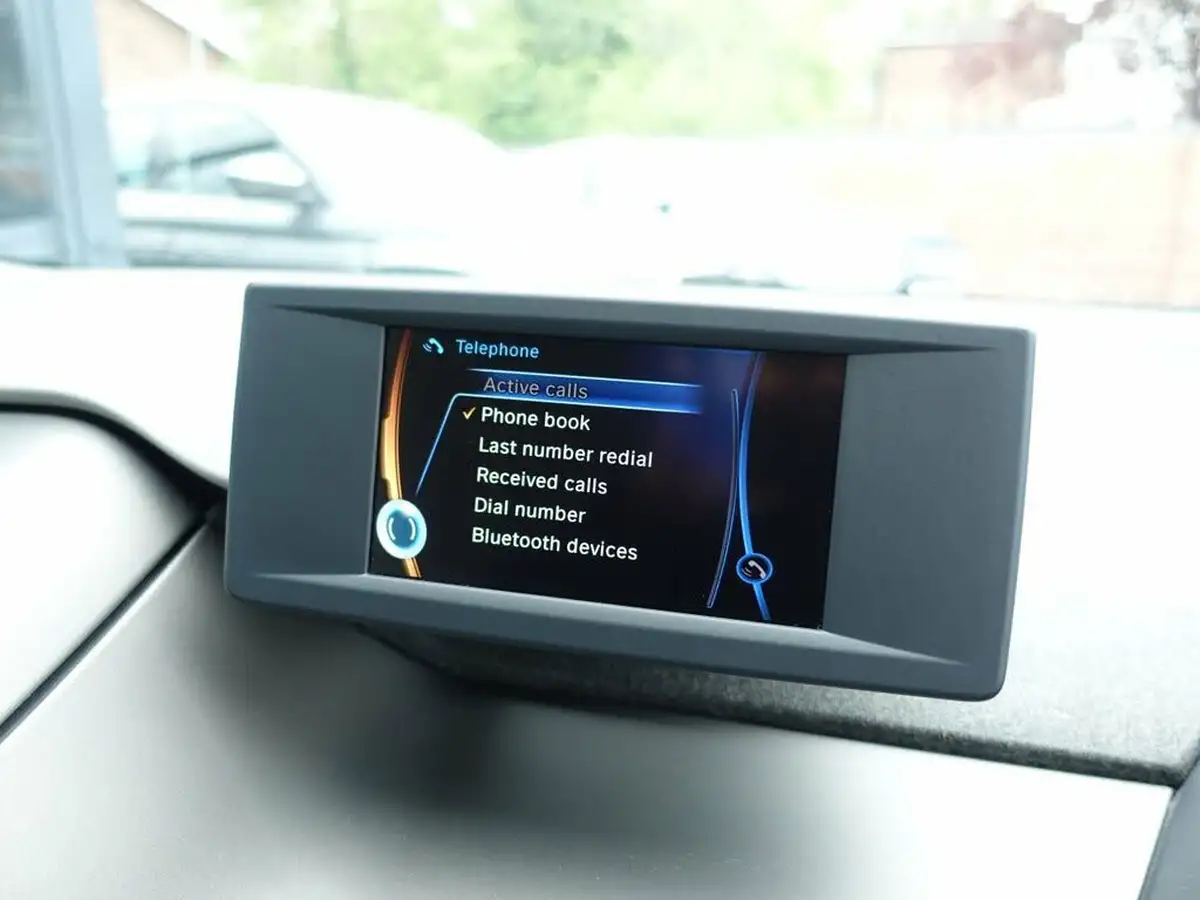 2016-bmw-i3-e-big-21