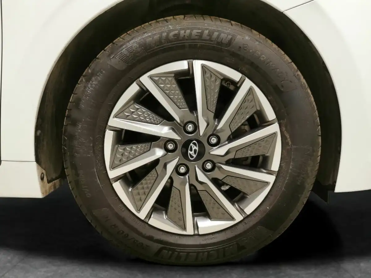 2021-hyundai-ioniq-e-premium-se-electric-100kw-big-35