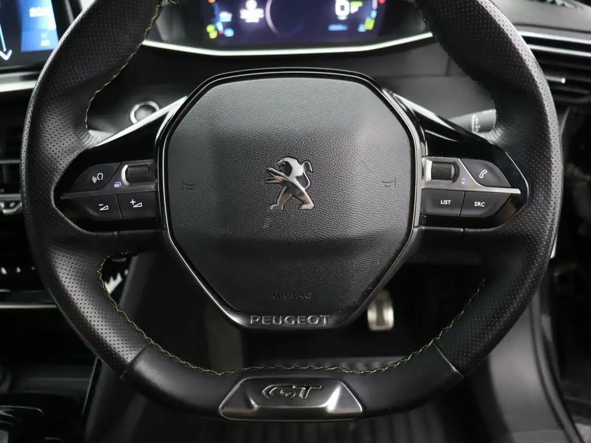 2021-peugeot-2008-suv-e-gt-premium-50kwh-big-37