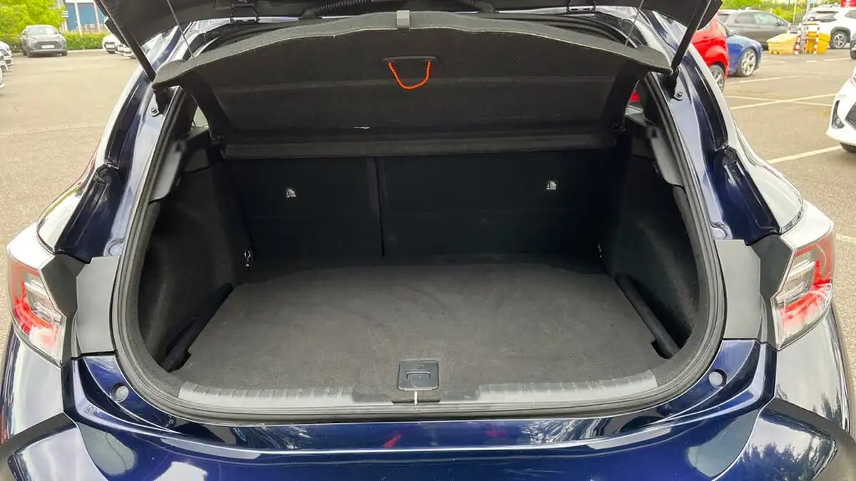 2022-toyota-corolla-20-vvt-i-design-181bhp-spare-wheel-hatchback-big-13