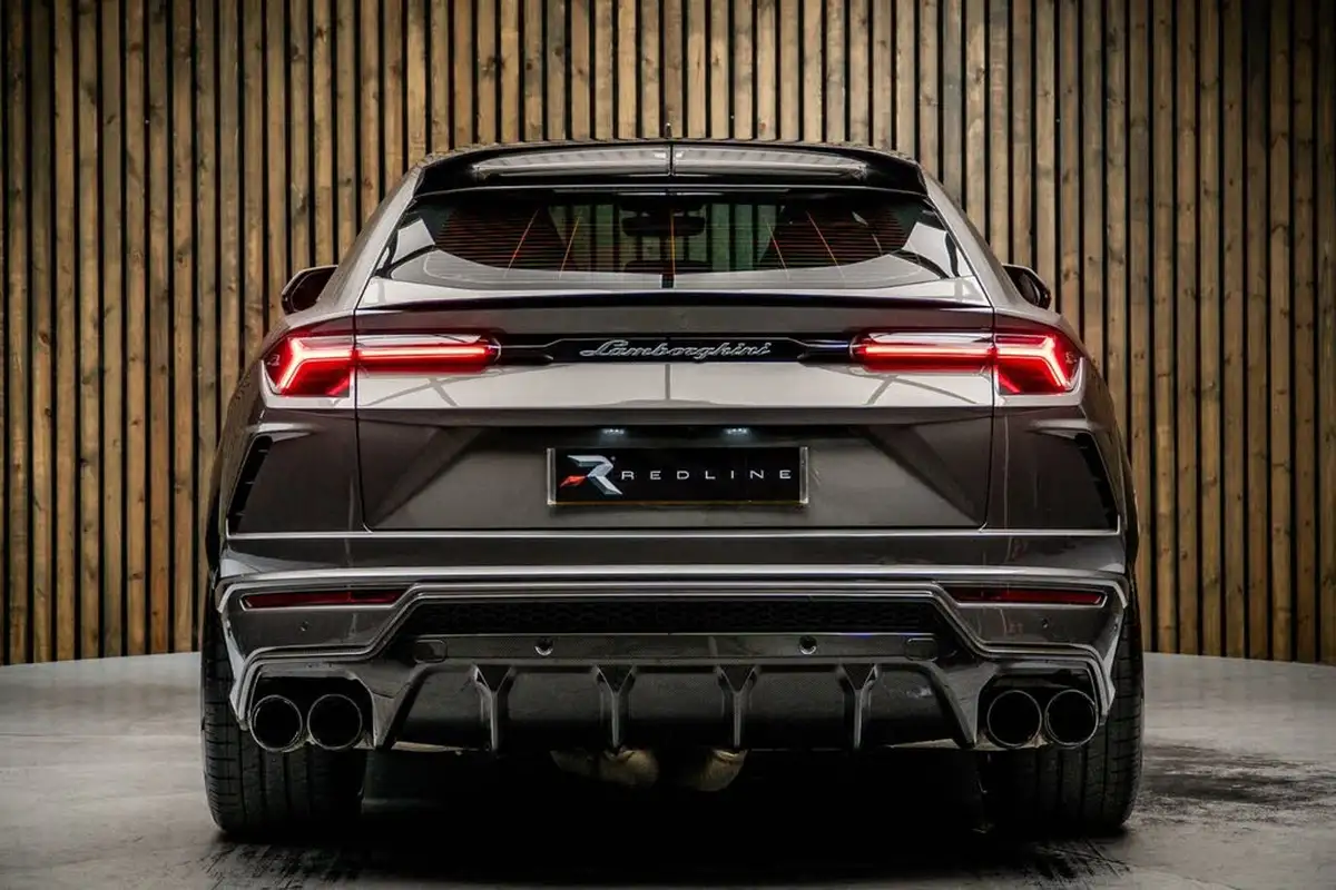 2021-lamborghini-urus-40-no-trim-big-3