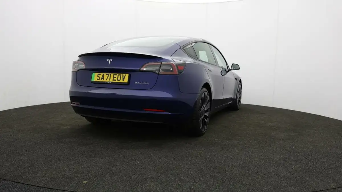 2021-tesla-model-3-e-performance-awd-big-76