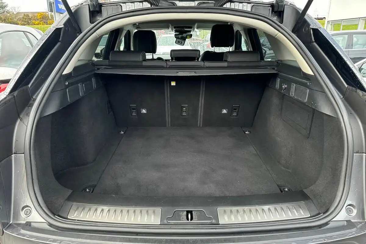 2020-land-rover-range-rover-velar-20-d180-no-trim-big-7