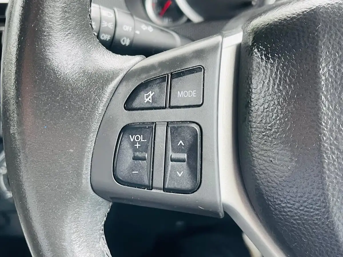 2011-suzuki-swift-12-sz3-5d-big-30