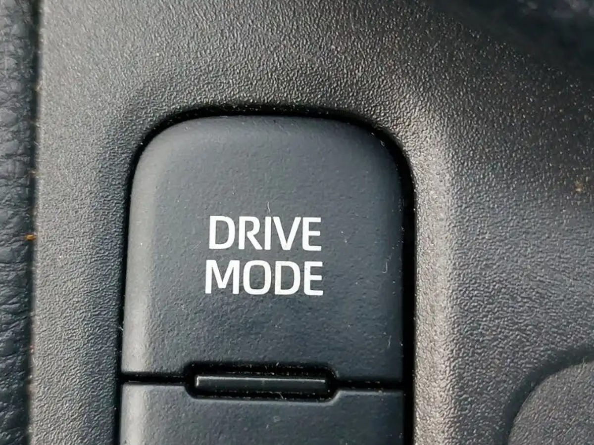 2022-toyota-yaris-15-vvt-i-design-big-14