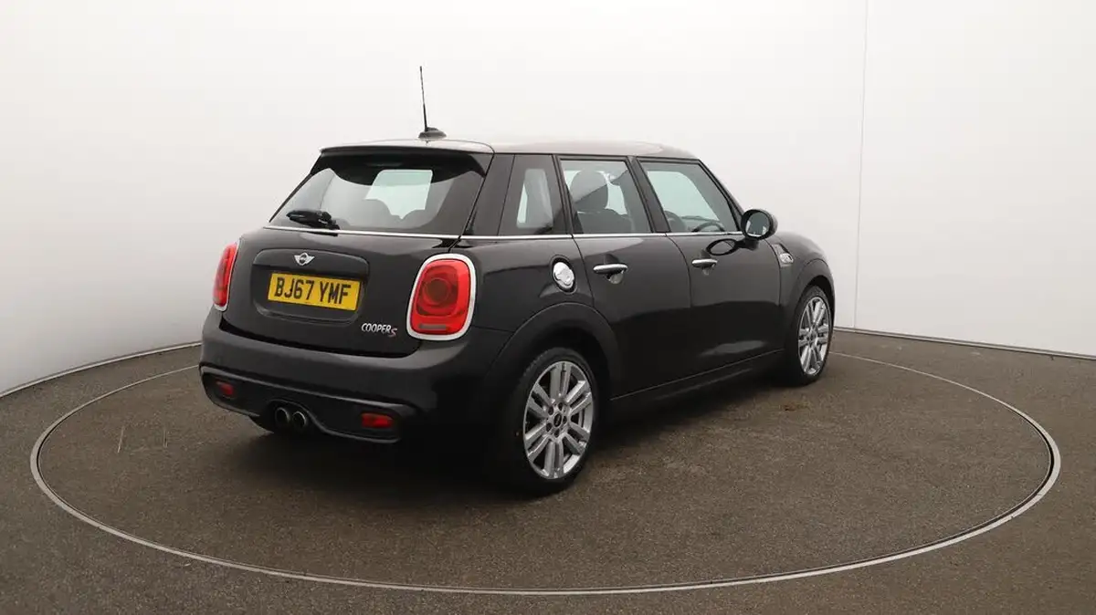 2017-mini-cooper-20-cooper-s-seven-media-xlss-5d-big-52