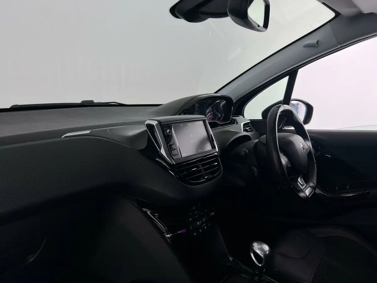 2019-peugeot-2008-suv-12-puretech-gt-line-110bhp-eat6-big-15