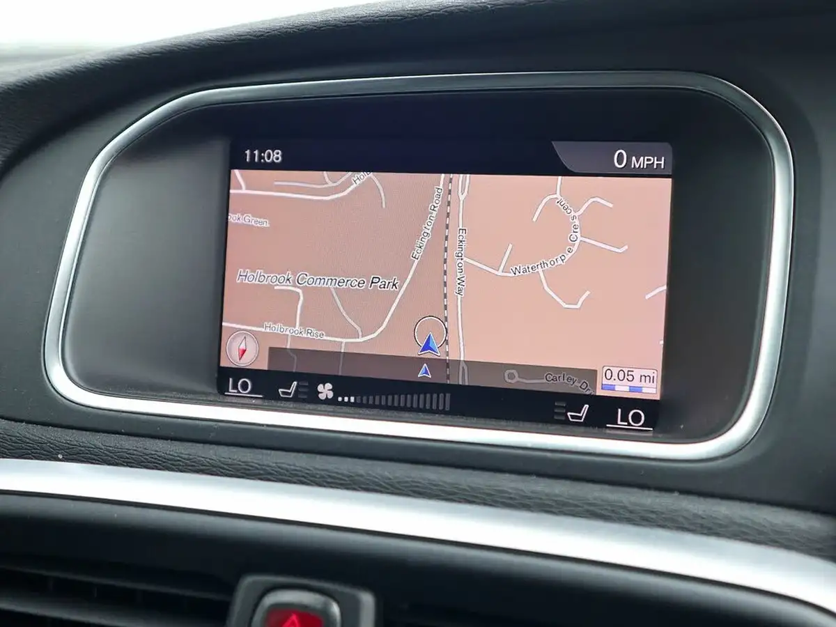 2018-volvo-v40-15-t3-inscription-big-5