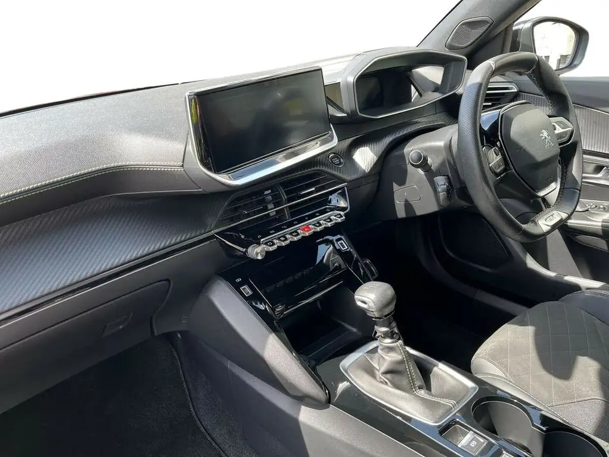 2021-peugeot-2008-suv-12-puretech-gt-premium-130bhp-big-8