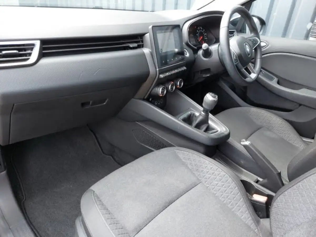 2020-renault-clio-10-sce-iconic-75bhp-big-4