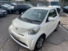 2009-toyota-iq-10-2-small-11