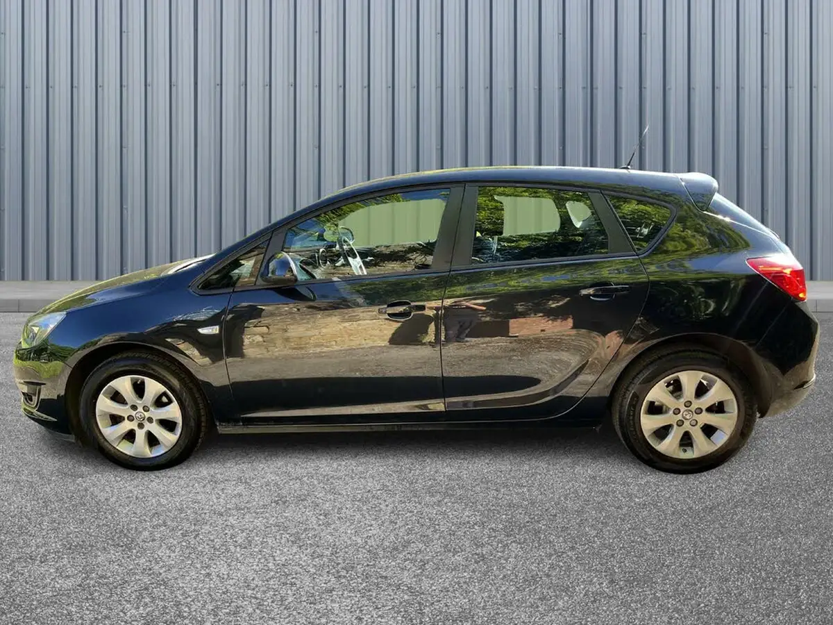2014-vauxhall-astra-16-design-hatchback-big-7